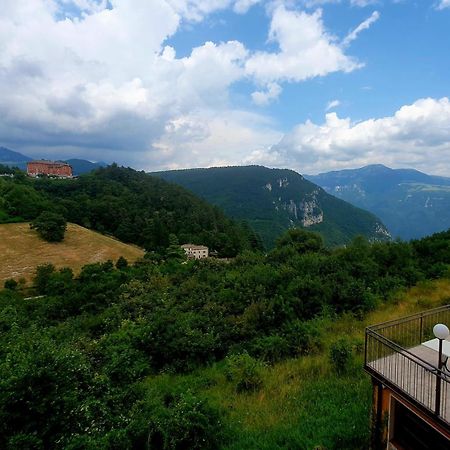 Hotel Serena Spiazzi Di Caprino ภายนอก รูปภาพ